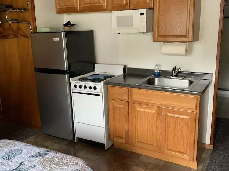 Hotelli Curley S Resort & Dive Center