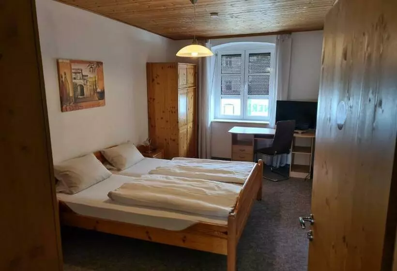 Hotelli & Gasthof Zur Post