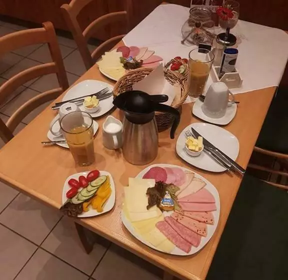 Hotelli & Gasthof Zur Post