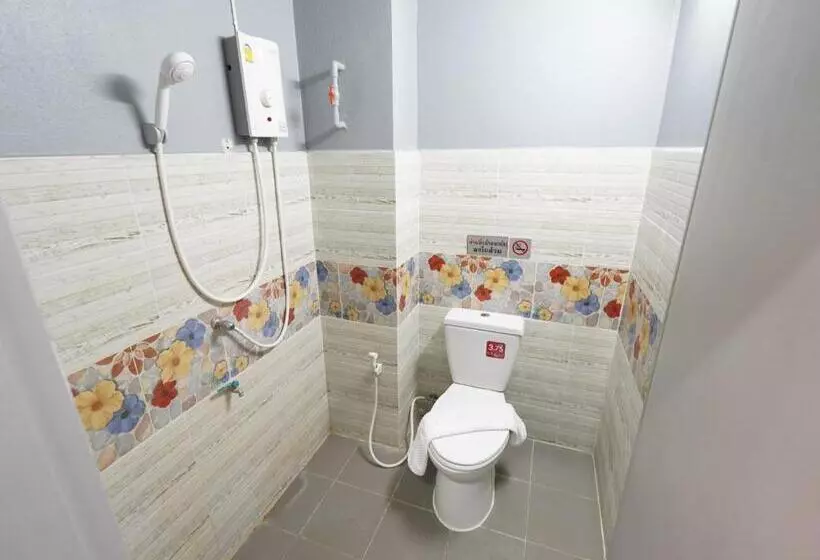 ホテル Roomquest Rojana Industrial Estate Area
