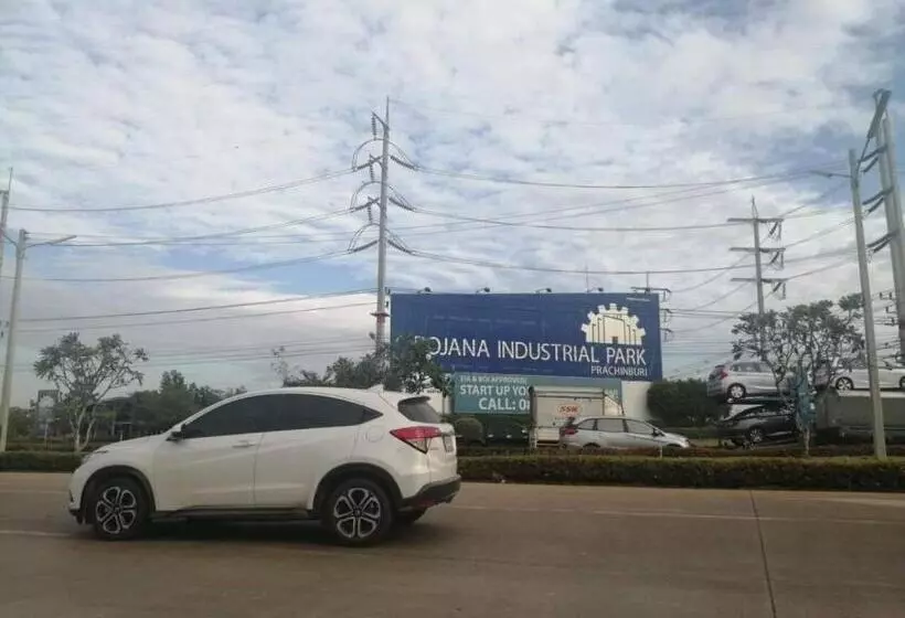 ホテル Roomquest Rojana Industrial Estate Area