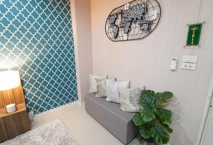 ホテル Roomquest Rojana Industrial Estate Area