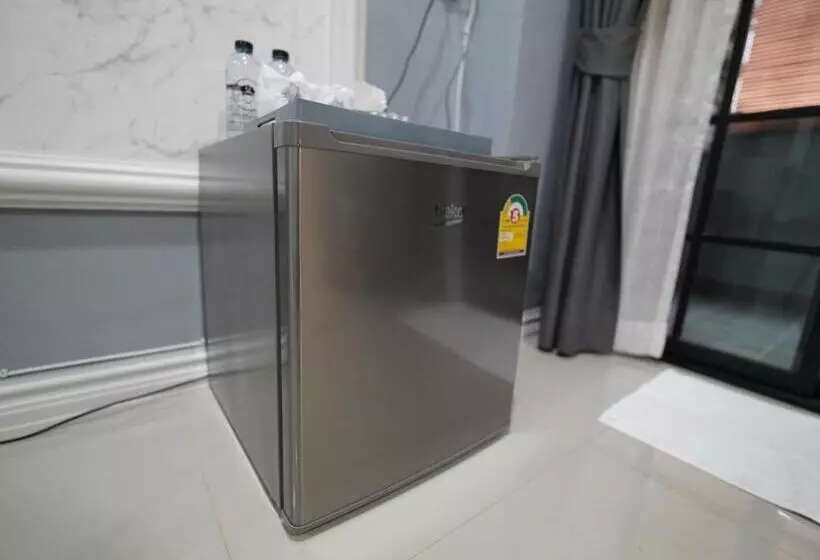 ホテル Roomquest Rojana Industrial Estate Area