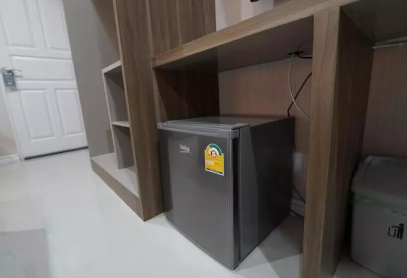 ホテル Roomquest Rojana Industrial Estate Area