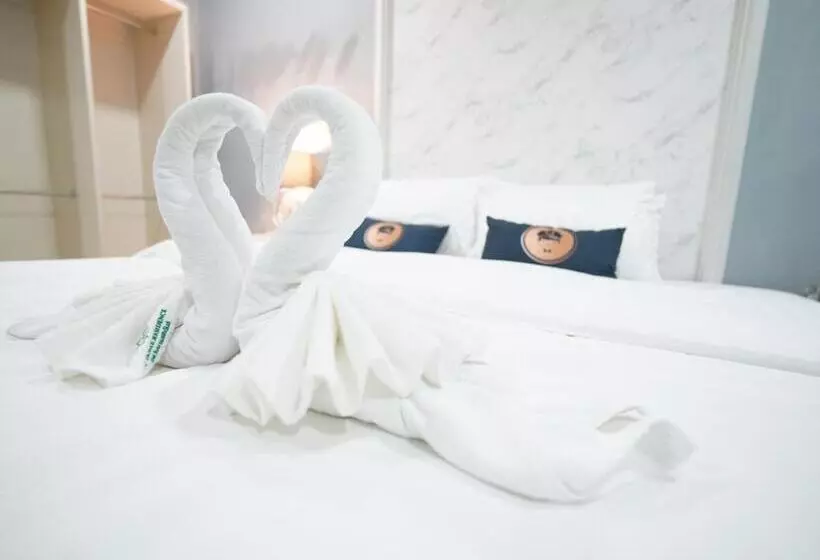 ホテル Roomquest Rojana Industrial Estate Area
