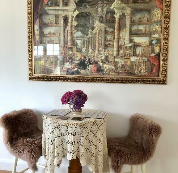 مبيت وإفطار The Knock Guest House