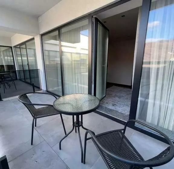 Hotelli Garden Plaza