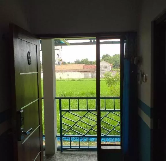 Hotelli Penginapan Banyu Biruku