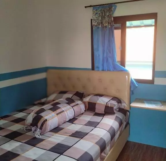 Hotelli Penginapan Banyu Biruku