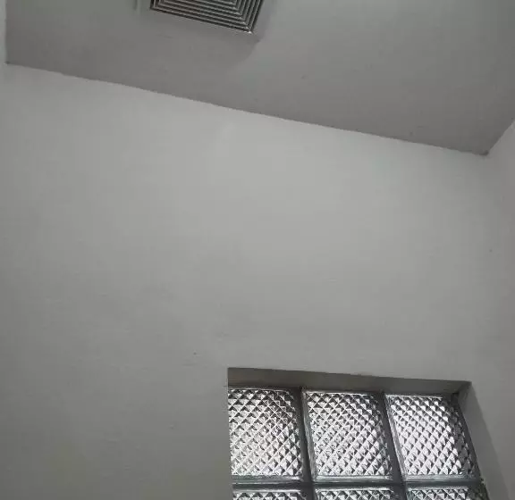 Hotelli Penginapan Banyu Biruku