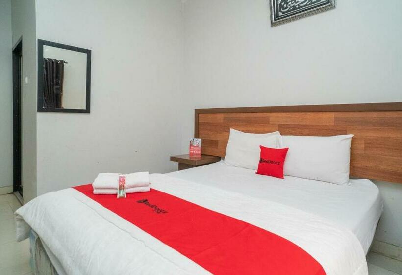 فندق Reddoorz Syariah Near Tugu Dodol Kandangan