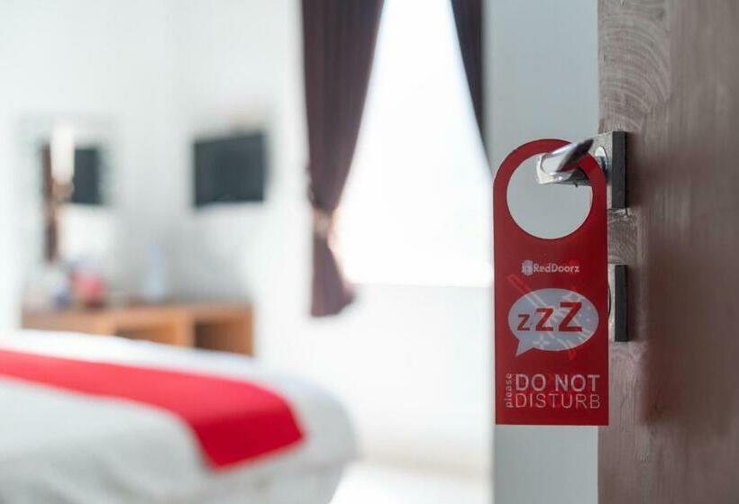 فندق Reddoorz Syariah Near Tugu Dodol Kandangan