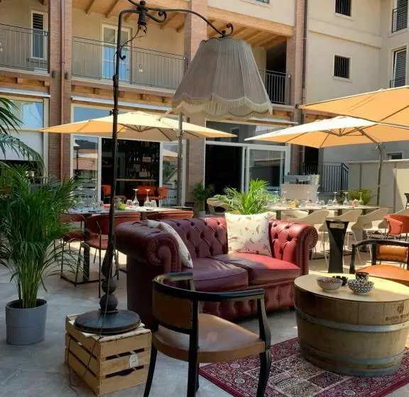 Majatalo Hill Colle   Camere & Bistrot