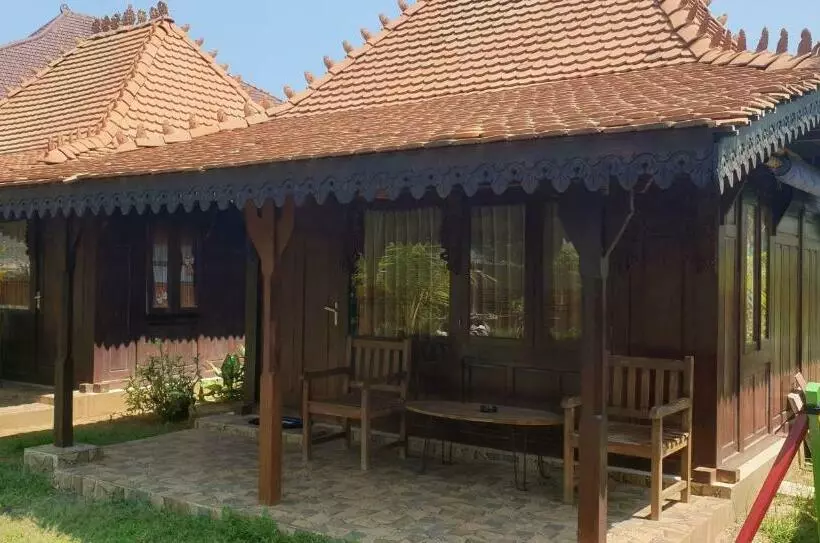 ペンション Omah Laut Bondo Jepara   By The Beach, Direct View Of The Sea, Great Base For Water Sports