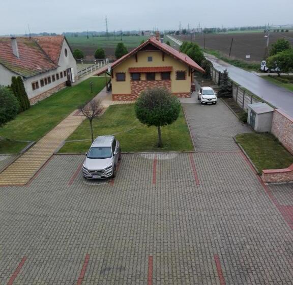 Пансион Penzión Petrov Grunt