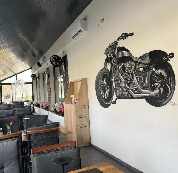 Majatalo Penzion Moto