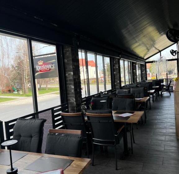 ペンション Penzion Moto