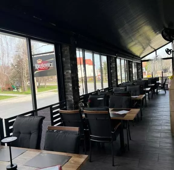 Majatalo Penzion Moto