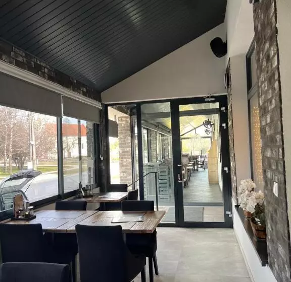 Majatalo Penzion Moto