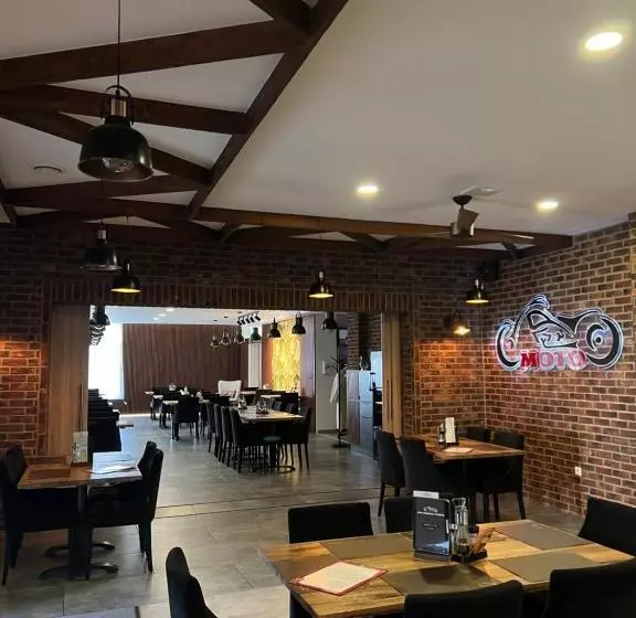 Majatalo Penzion Moto