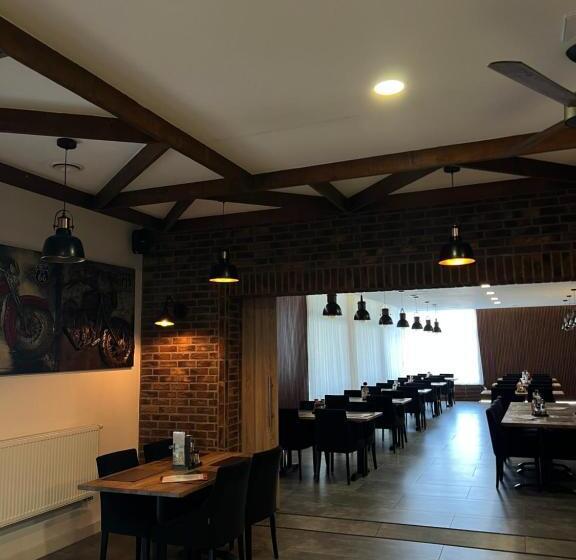 ペンション Penzion Moto