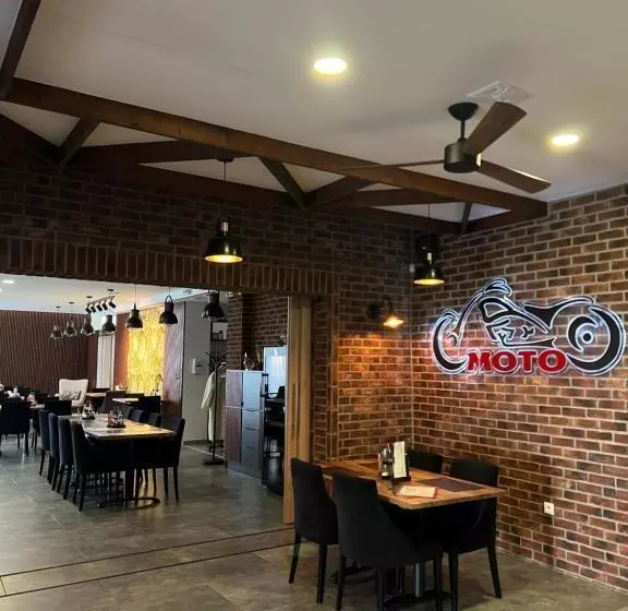 Majatalo Penzion Moto