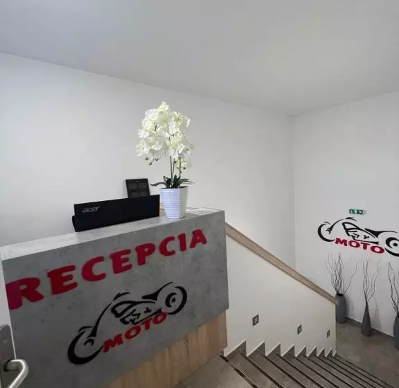 Majatalo Penzion Moto