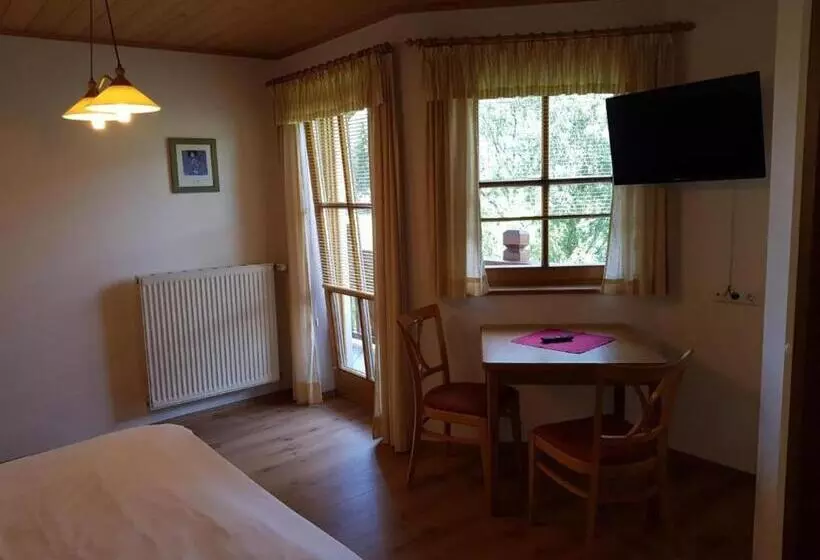 ペンション Room In Apartment   Ferienhaus Kahr Appartment Rosbrand