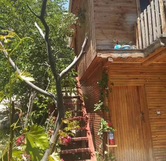 Lomakeskus Kapuzbaşı şelalesi Baştürk Dinlenme Tesisleri