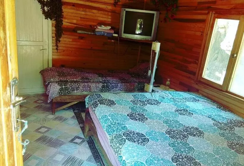 Lomakeskus Kapuzbaşı şelalesi Baştürk Dinlenme Tesisleri