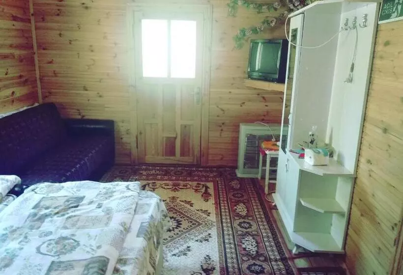 Lomakeskus Kapuzbaşı şelalesi Baştürk Dinlenme Tesisleri