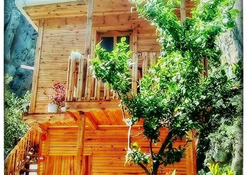 Lomakeskus Kapuzbaşı şelalesi Baştürk Dinlenme Tesisleri