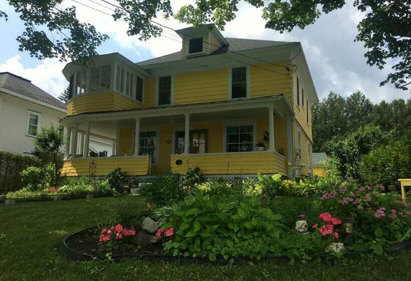 The Yellow House Bed & Breakfast