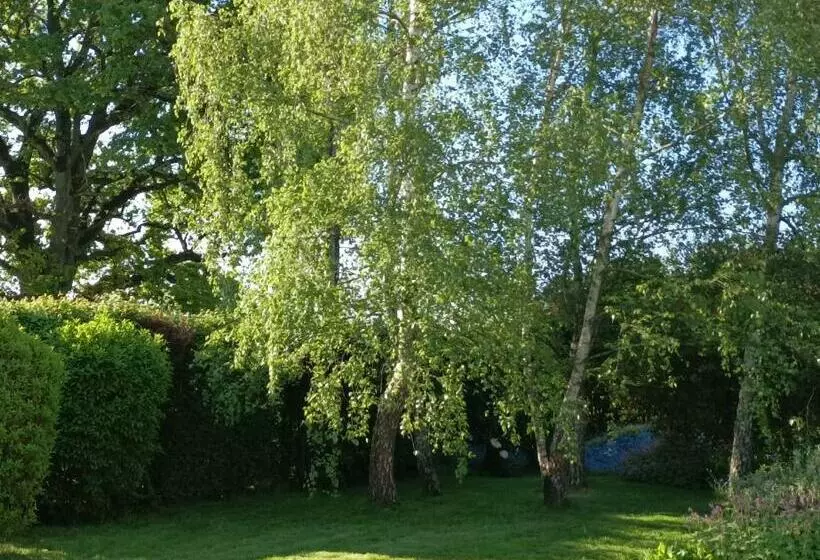 Aamiaismajoitus (B&B) Cadol Ain