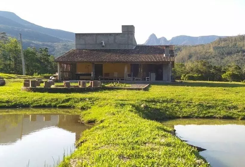 Hostel E Pousada Vale Mirante Da Rocha