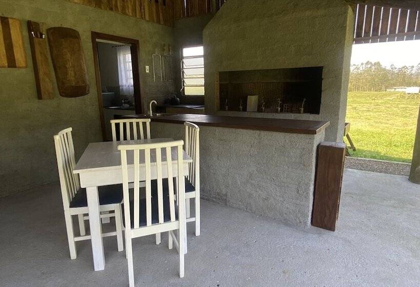 Hostel E Pousada Vale Mirante Da Rocha