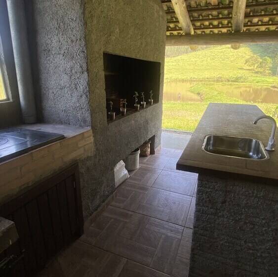 Hostel E Pousada Vale Mirante Da Rocha