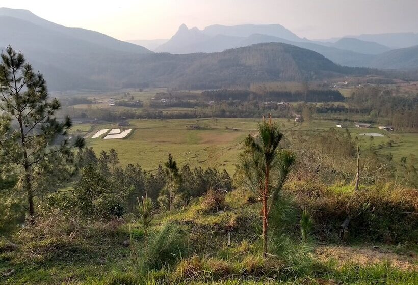 Hostel E Pousada Vale Mirante Da Rocha