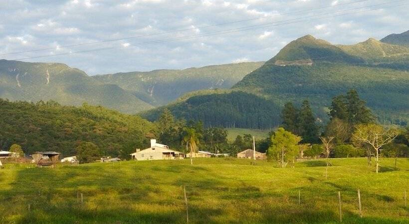 Hostel E Pousada Vale Mirante Da Rocha
