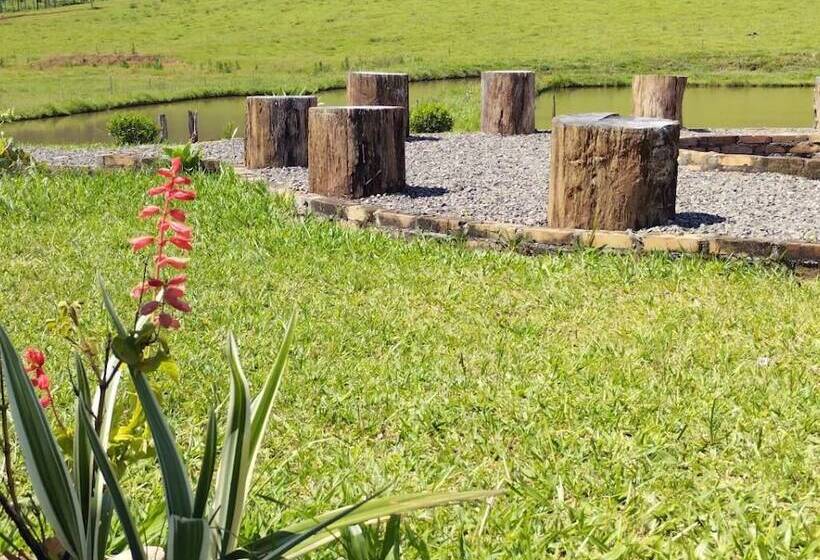 Hostel E Pousada Vale Mirante Da Rocha