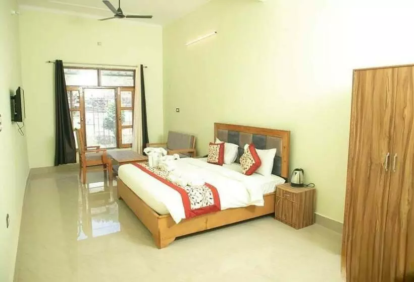 Hotelli Ankita River & Hill View