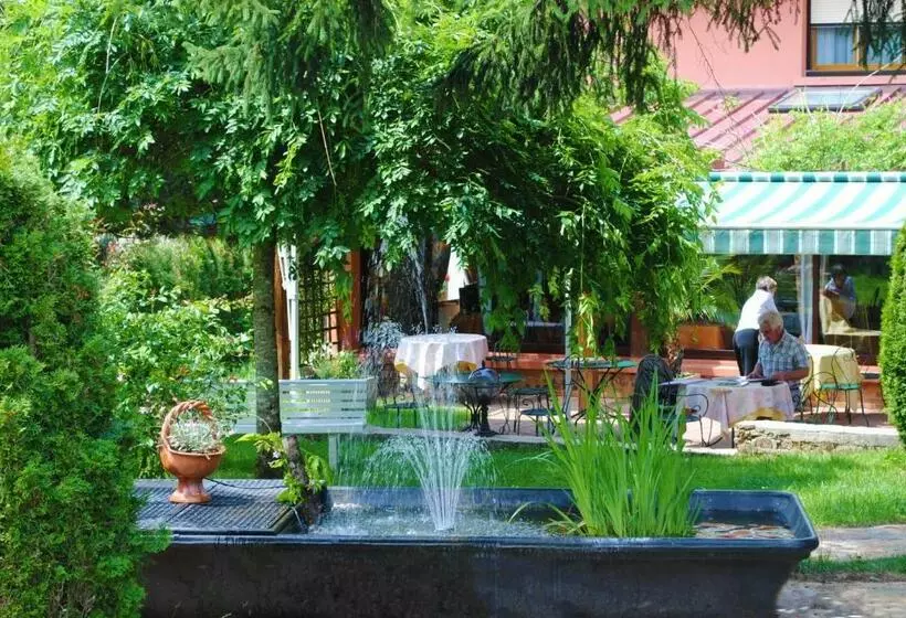 ホテル L Auberge Des Gourmets Hôtel Restaurant