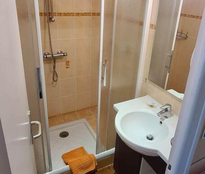 酒店 Le Val Du Cantal