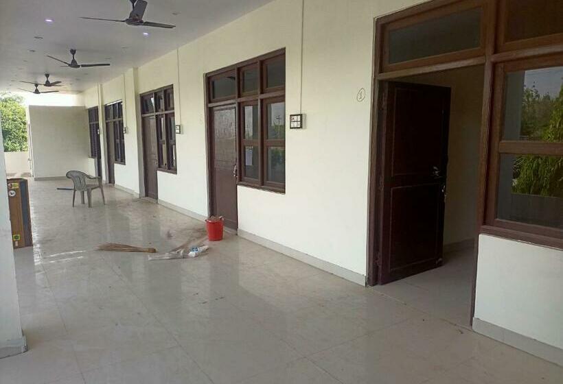 호텔 Oyo 88999 Shri Krishna