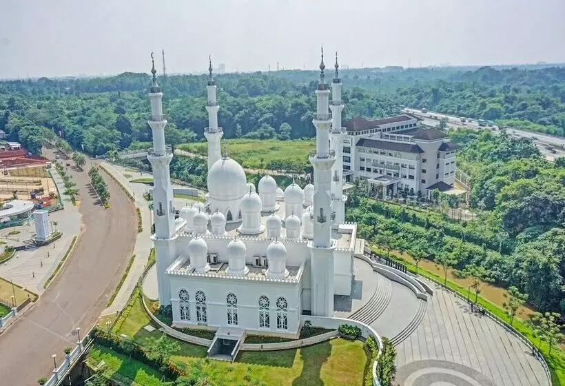 Hotelli Oyo 91217 Skyland @ Pgv