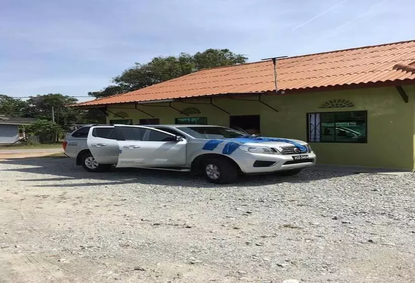 Hotelli Oyo Homes 90590 Mazhomestay