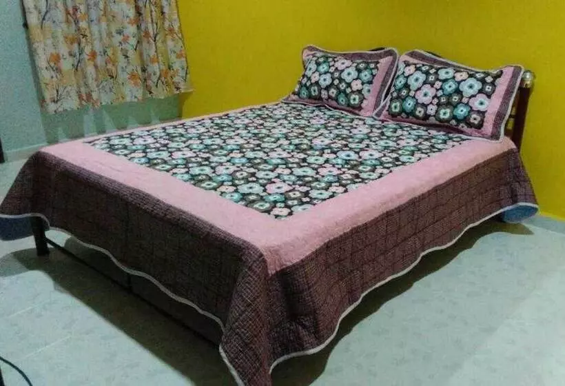 Hotelli Oyo Homes 90590 Mazhomestay