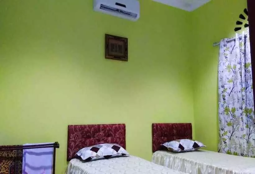Hotelli Oyo Homes 90590 Mazhomestay