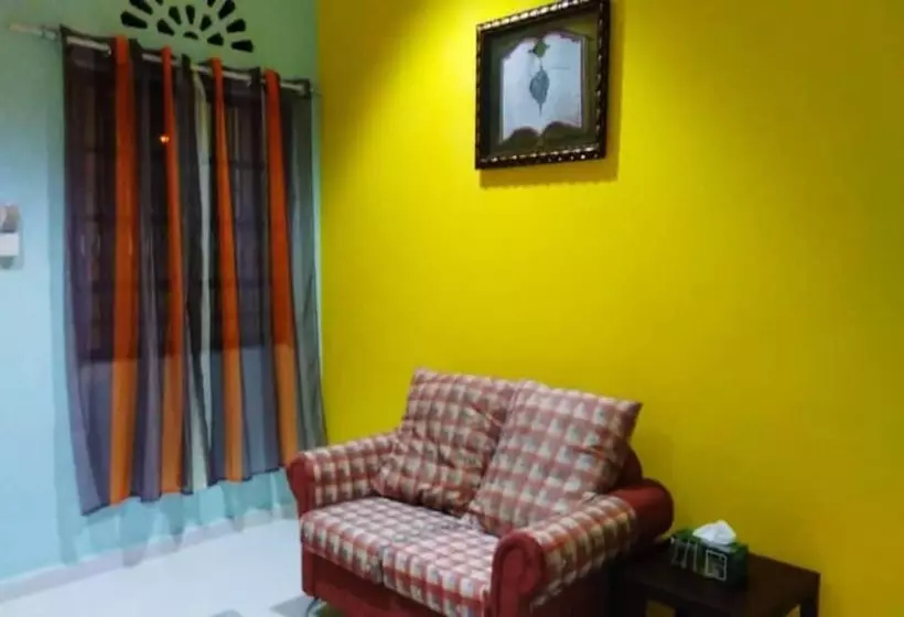 Hotelli Oyo Homes 90590 Mazhomestay