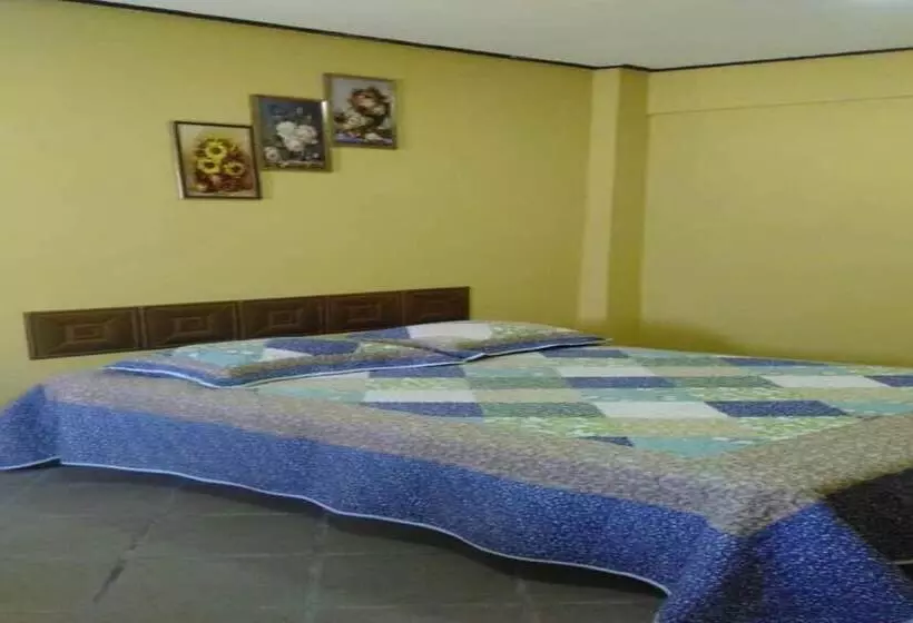 Hotelli Oyo Homes 90590 Mazhomestay